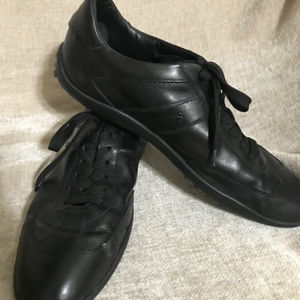 TOD'S MEN BLACK LACE-UP SHOE